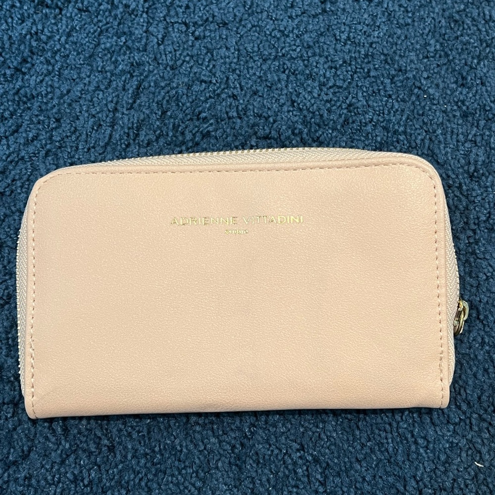 *New* Adrienne Vittadini wristlet/Wallet